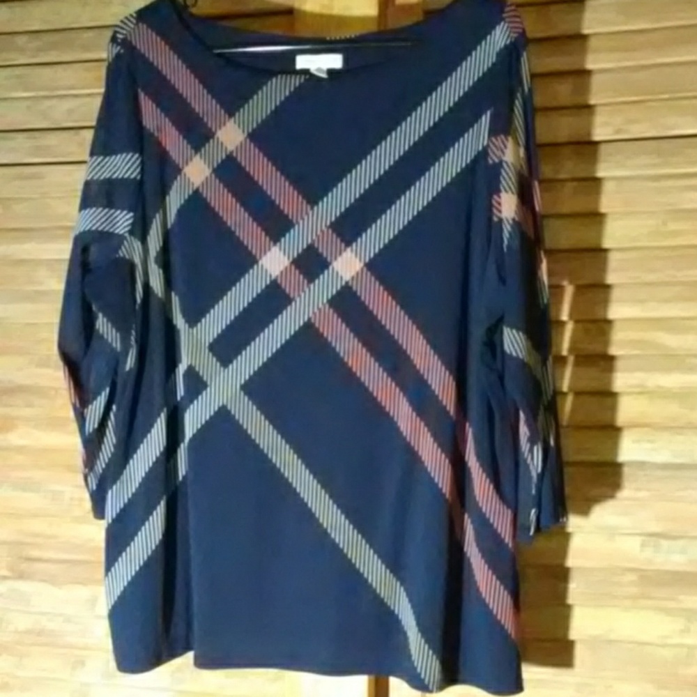 🌟NWOT🌟 NAVY GEOMETRIC PLAID TUNIC